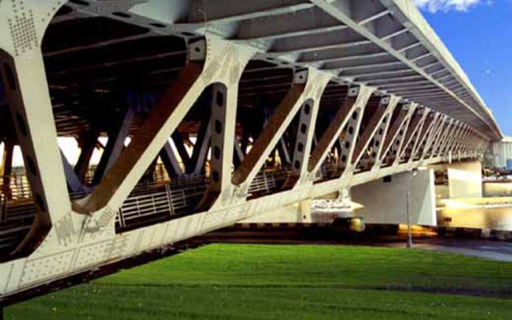 Мост через реку Москва в районе ММДЦ "Москва - Сити"